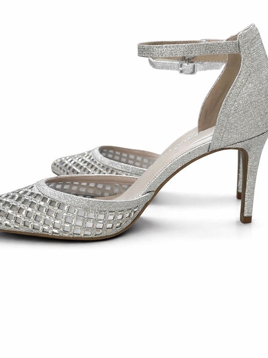 Kelly & Katie Shoes - Kelly & Katie Heals with a Beautiful Sparkly Crystal Design. Like new. Size 9.5.